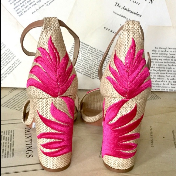 Schutz Satin Platform Criss Cross 5" Heel Sandal 7 - Picture 4 of 5